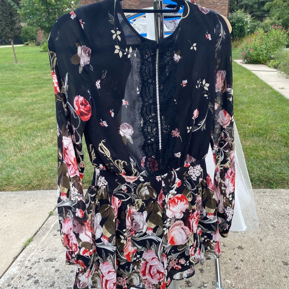 Backless romper - Picture 5 of 5